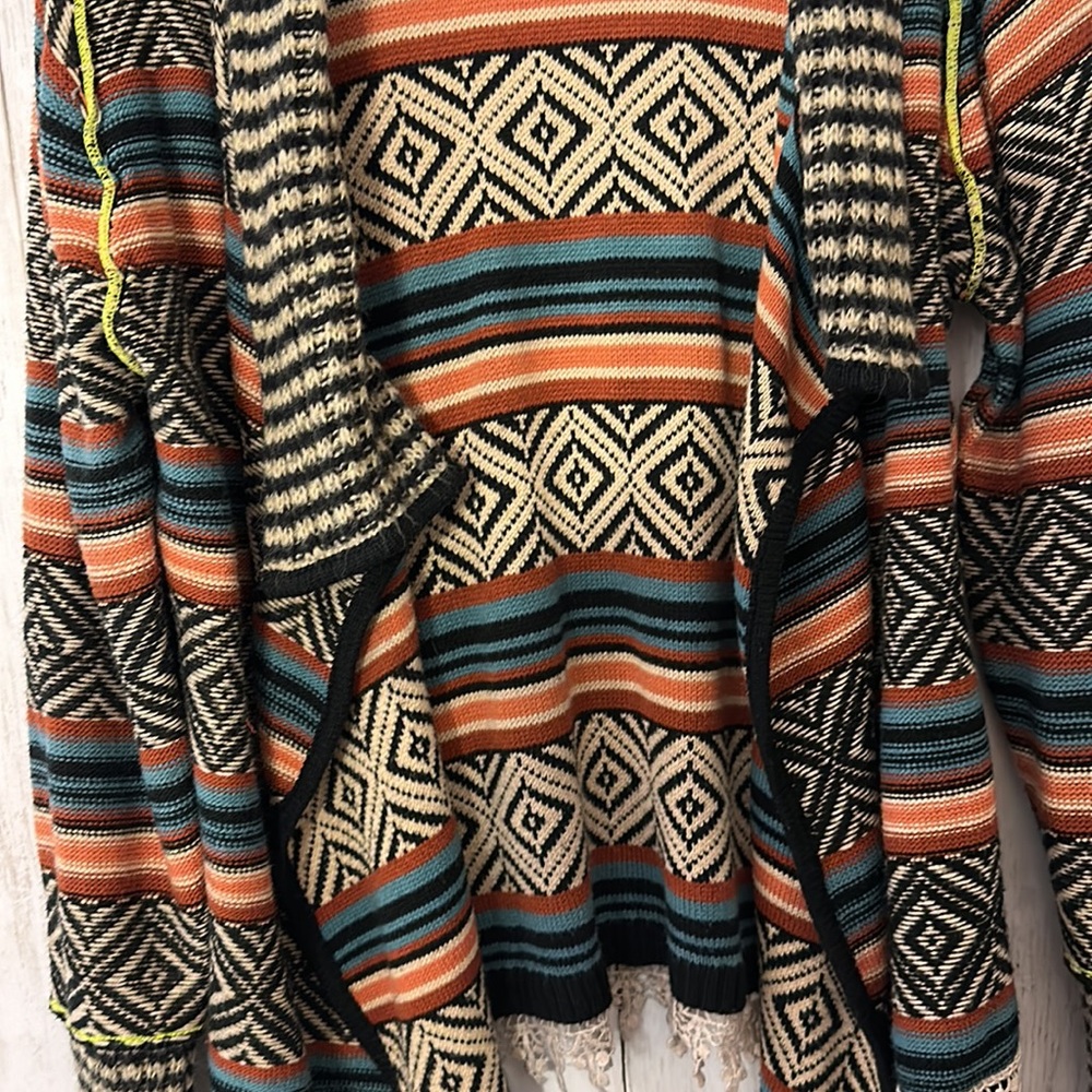 BKE Open Sweater - Picture 2 of 7